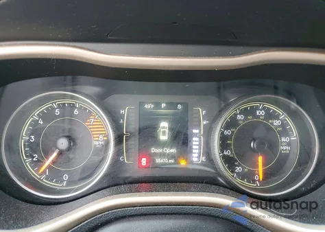 2016 Jeep Cherokee Latitude z USA, uszkodzony, nr VIN 1C4PJMCS5GW245108